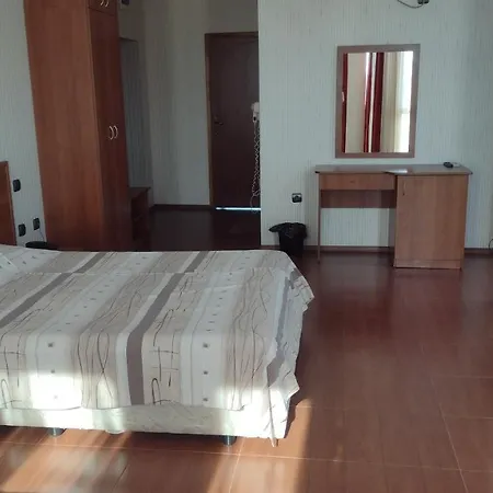 Хотел Family Black Sea